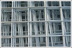 排放在一起的建筑用镀锌网片